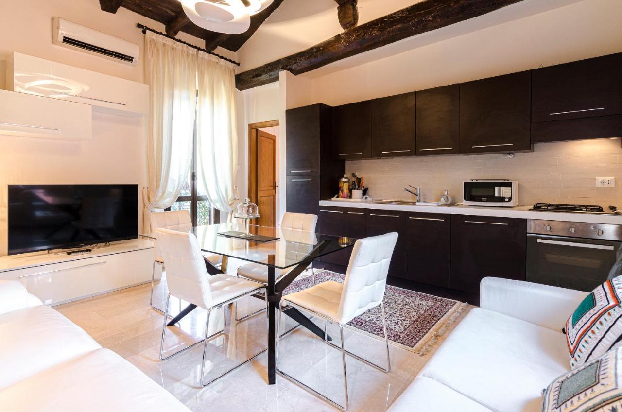 Begatto Apartment, Nel Cuore Del Centro Storico Bolonha Exterior foto